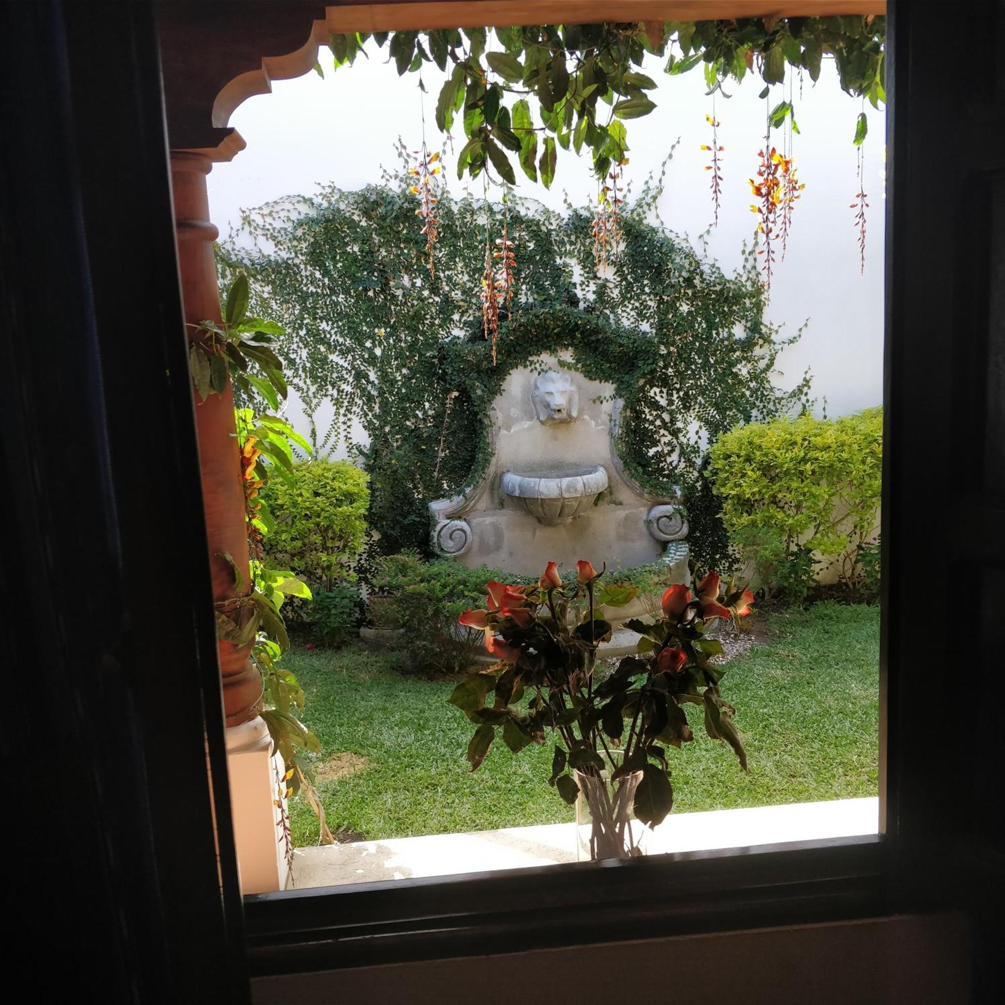 Casa Elena Bed & Breakfast Antigua Room photo