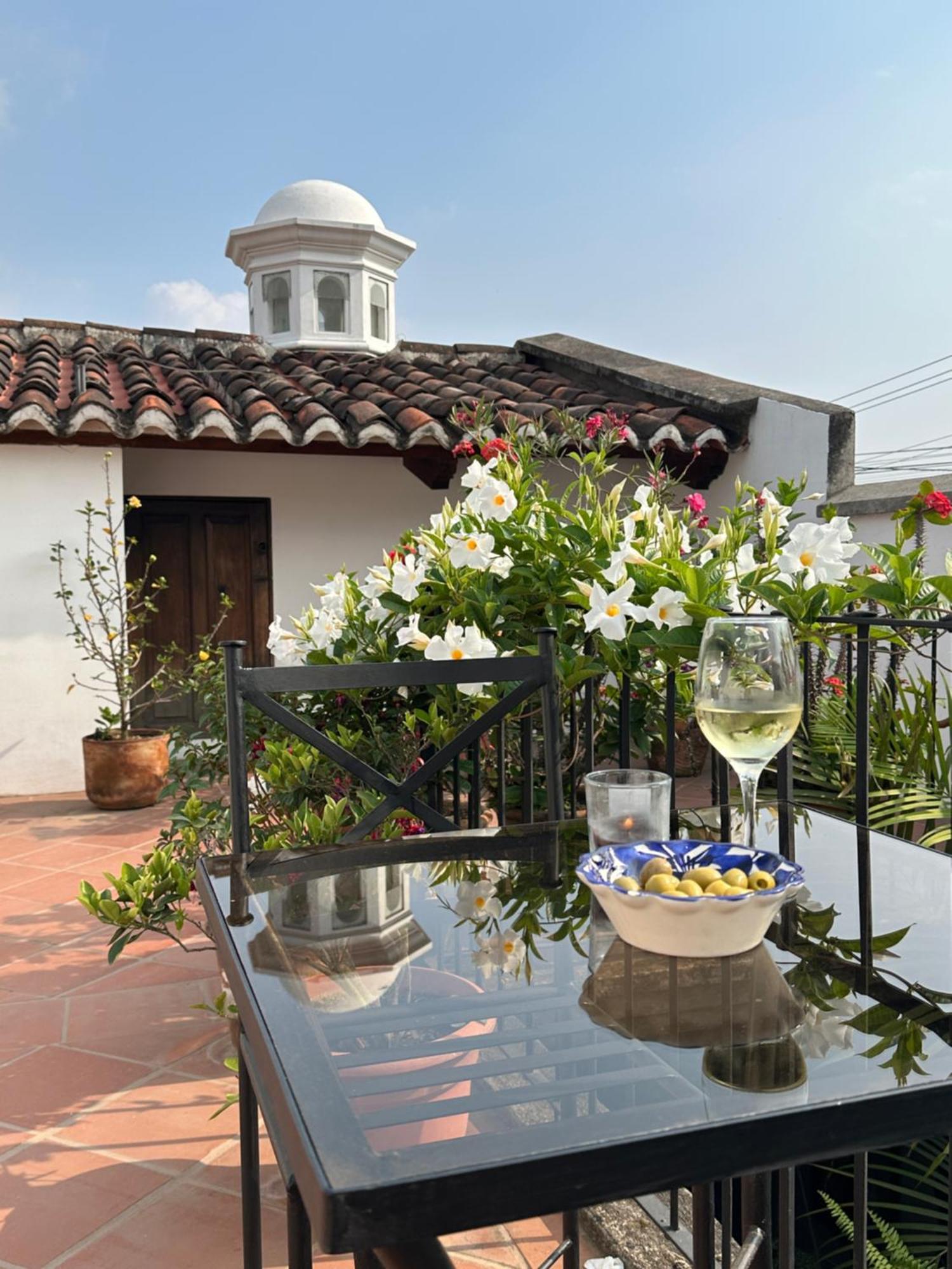 Casa Elena Bed & Breakfast Antigua Exterior photo