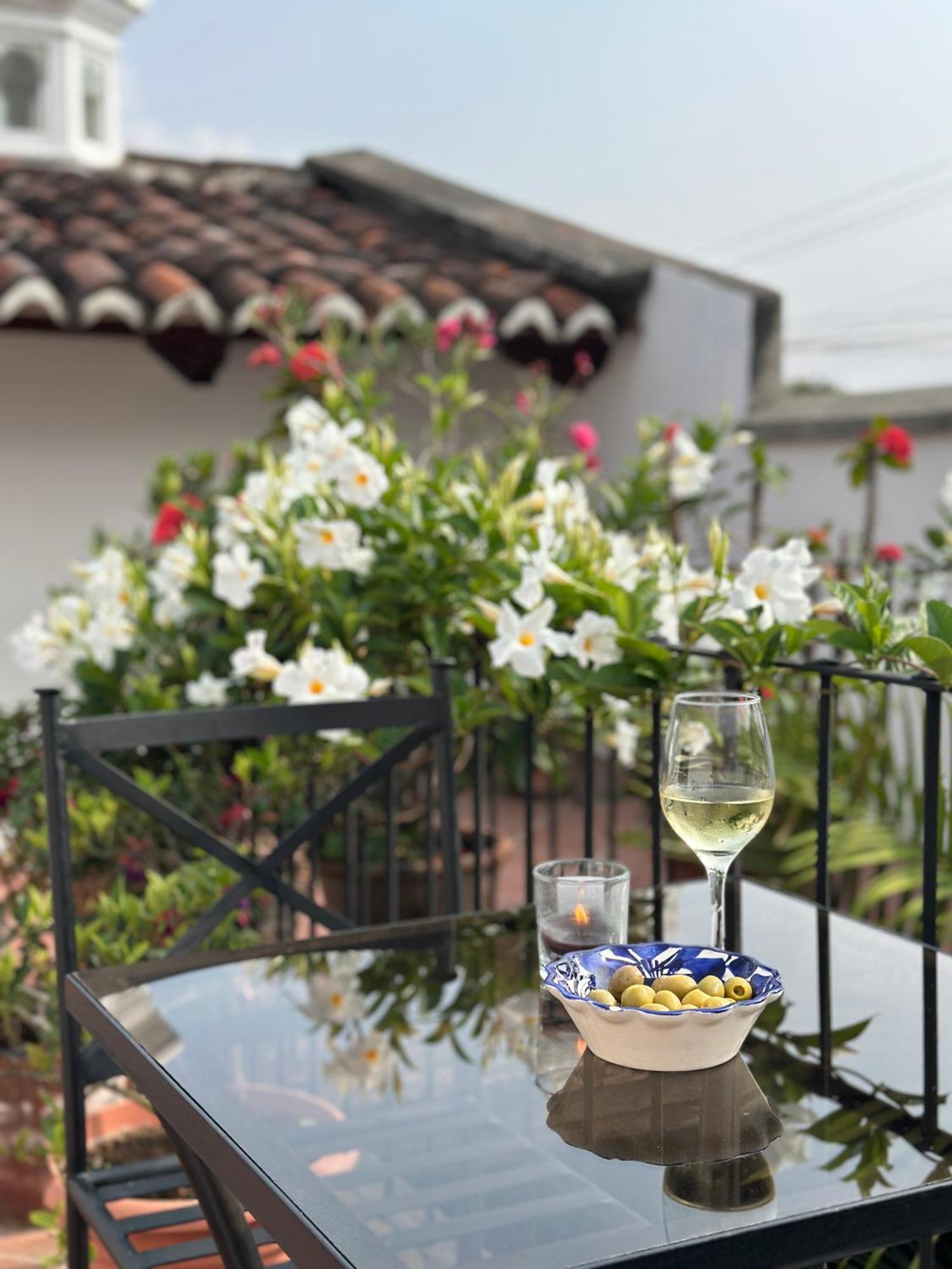 Casa Elena Bed & Breakfast Antigua Exterior photo